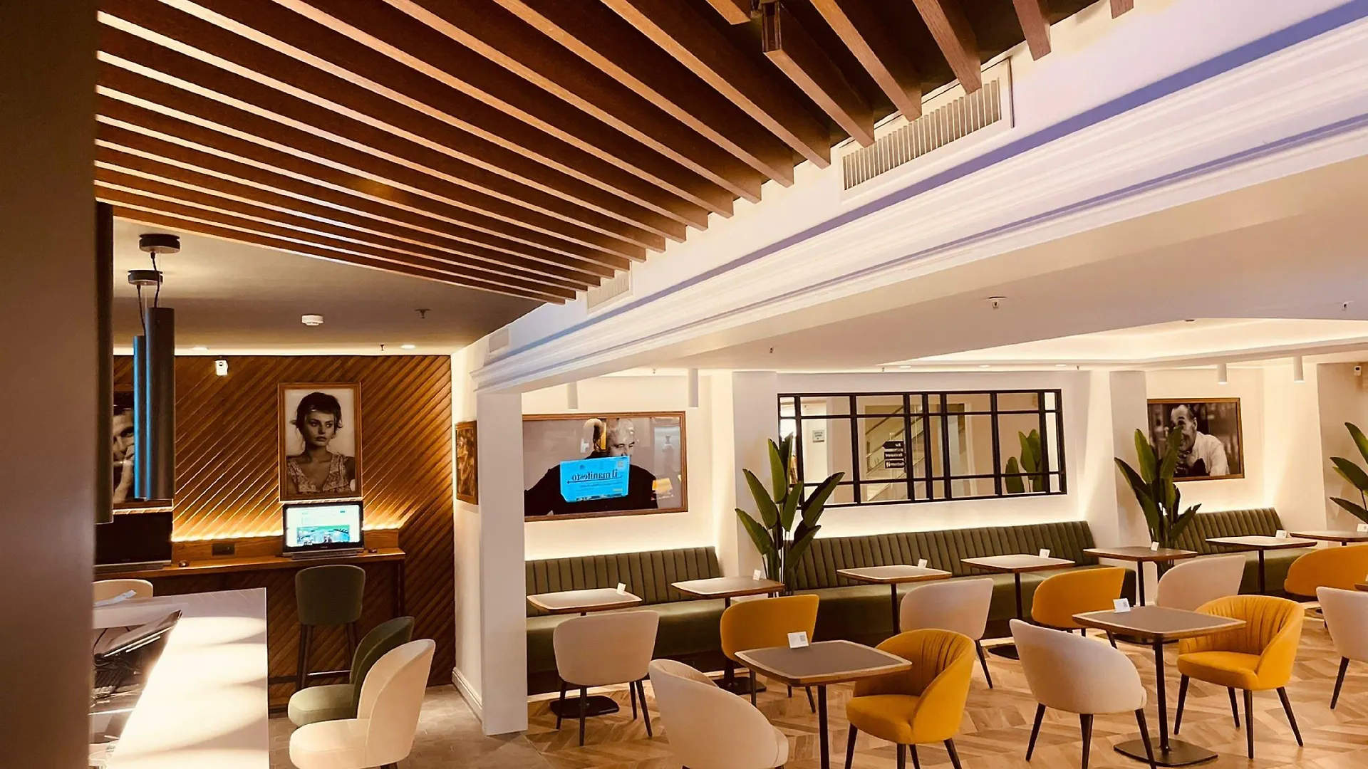 **** Hotel Holiday Inn Naples By Ihg Itália