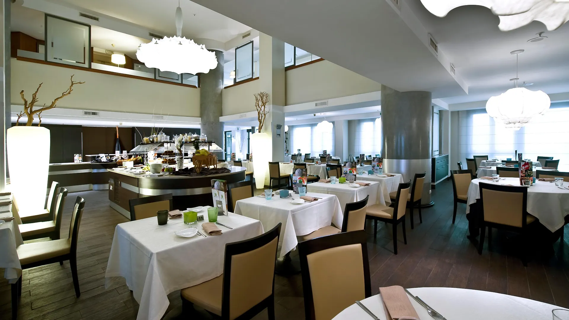 Holiday Inn Naples By Ihg 4*,